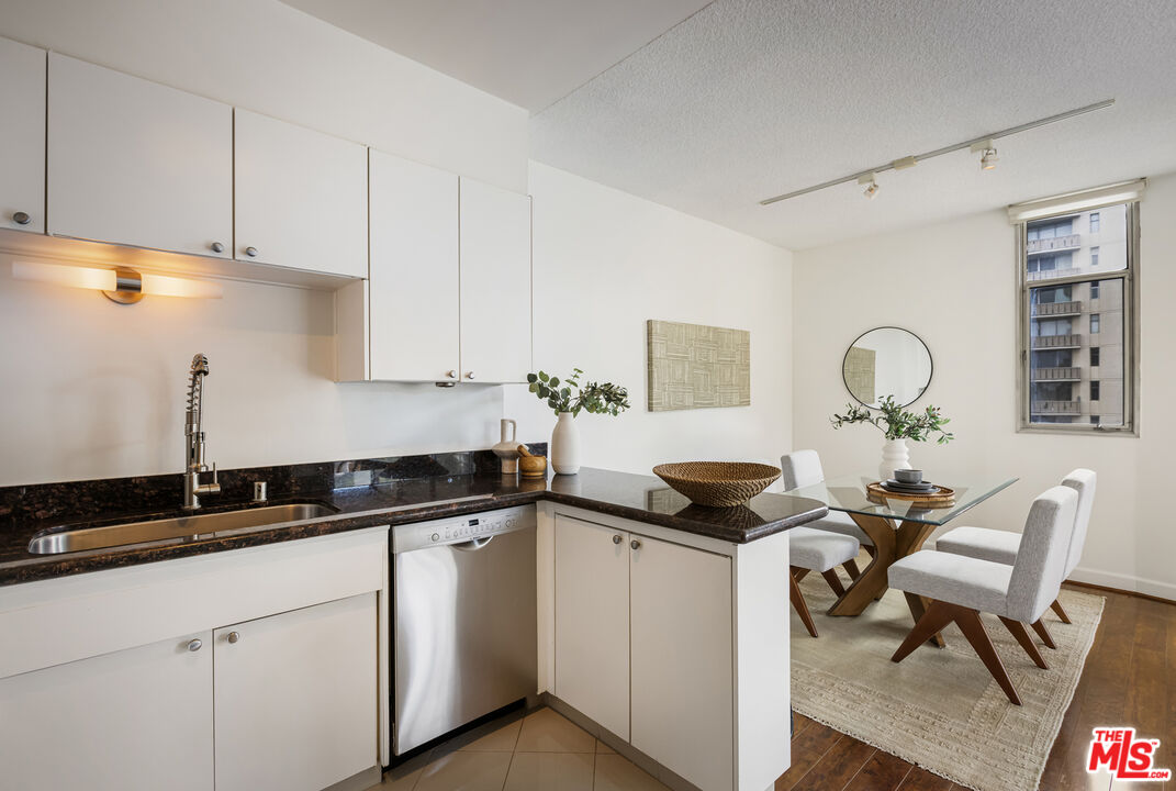 4411 Los Feliz Blvd Unit: 502