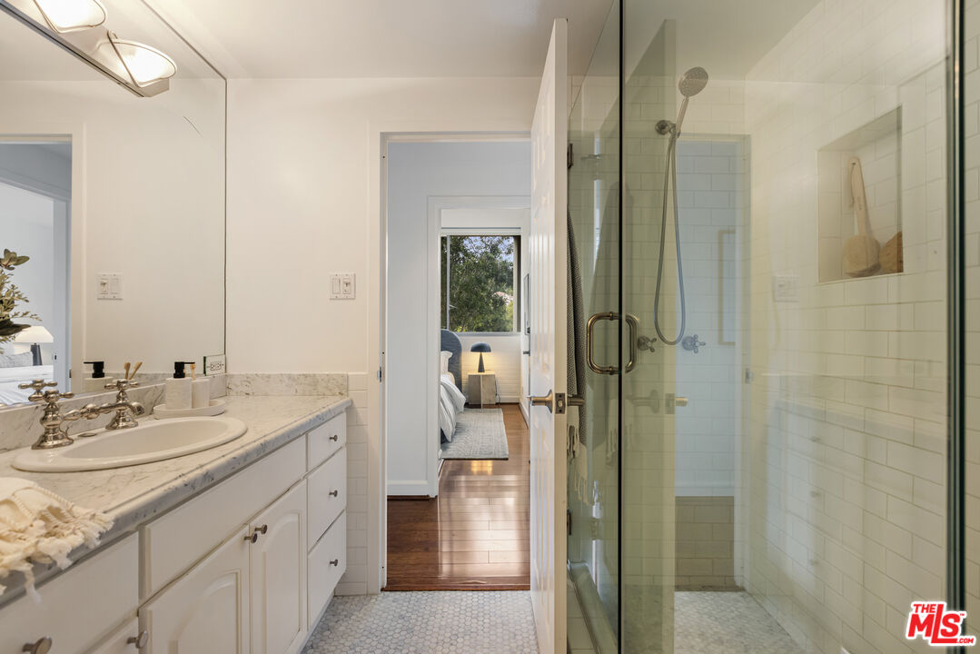 4411 Los Feliz Blvd Unit: 502
