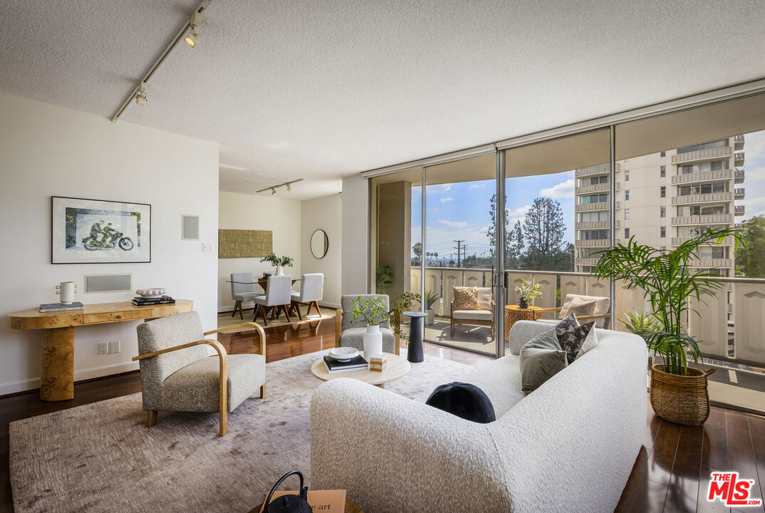 4411 Los Feliz Blvd Unit: 502