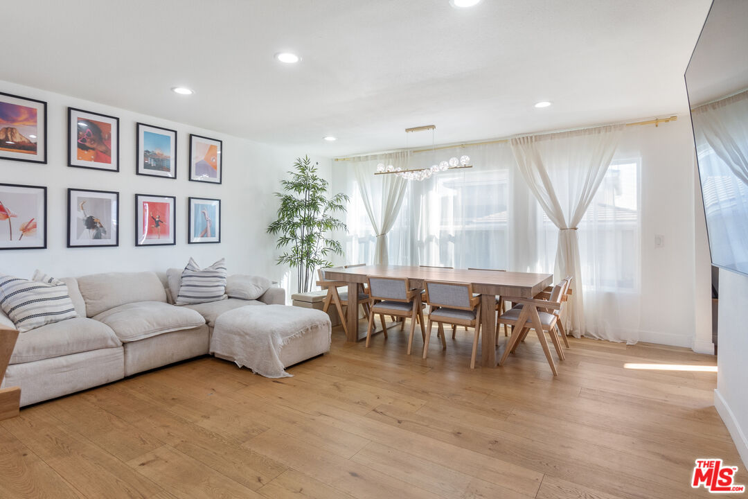 4243 Don Carlos Dr