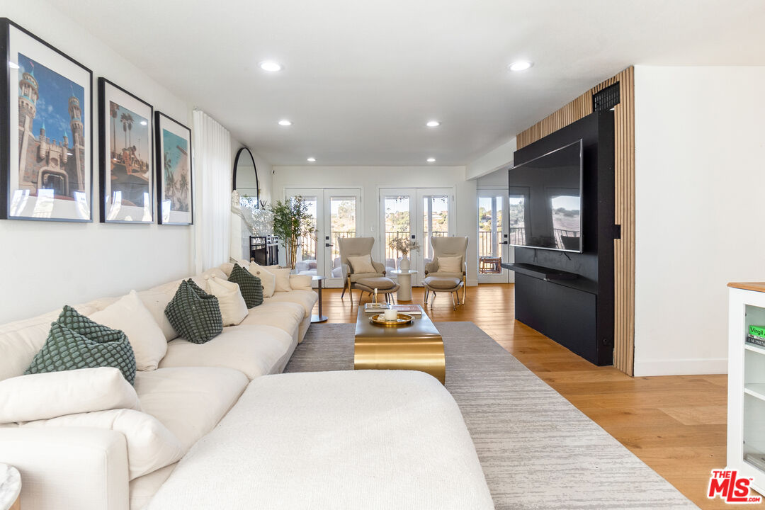 4243 Don Carlos Dr