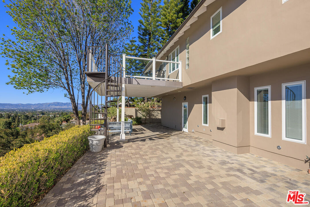17108 Oak View Dr