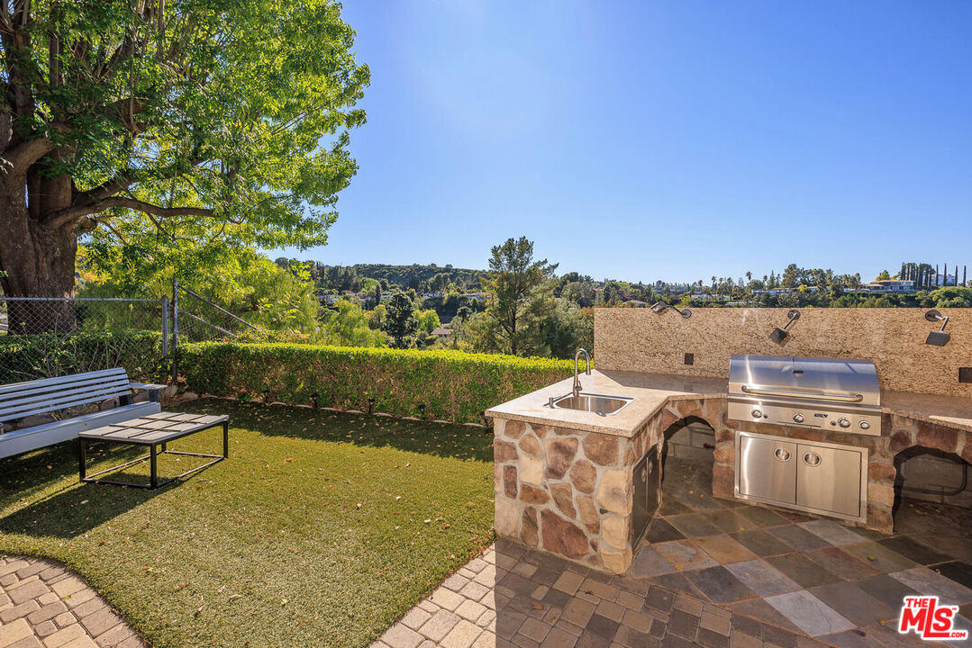 17108 Oak View Dr