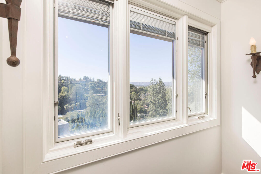 17108 Oak View Dr
