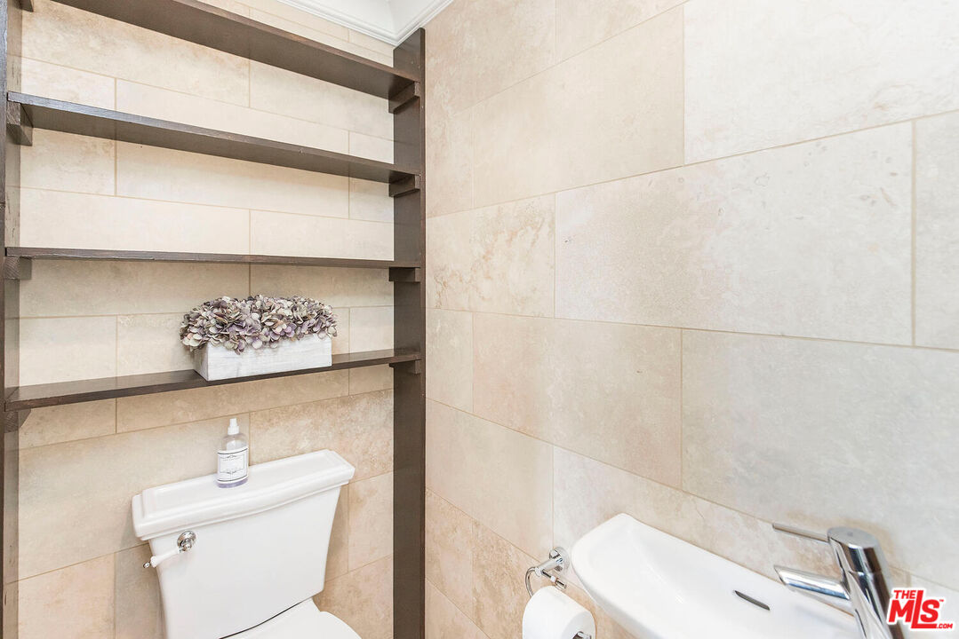 17108 Oak View Dr