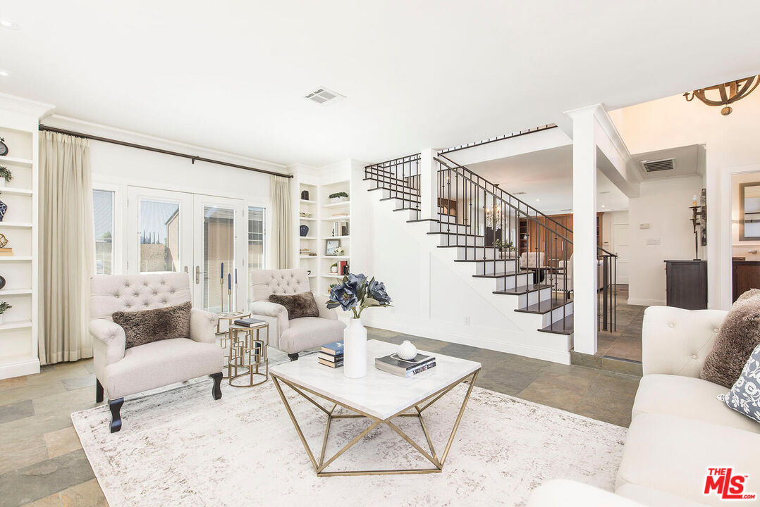 17108 Oak View Dr