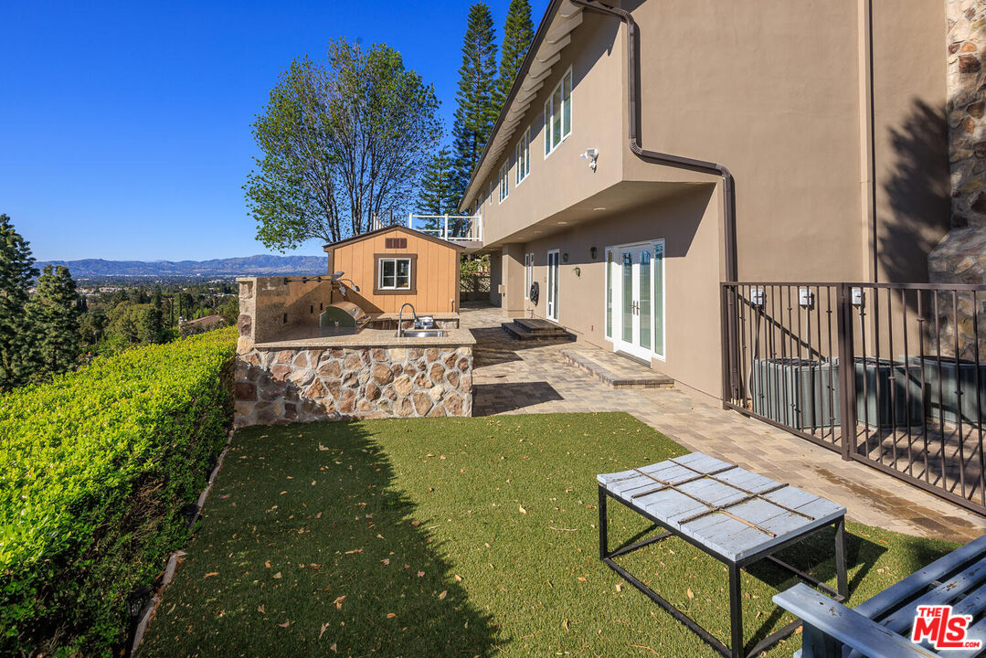 17108 Oak View Dr