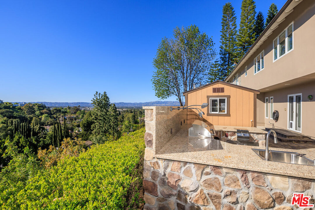 17108 Oak View Dr