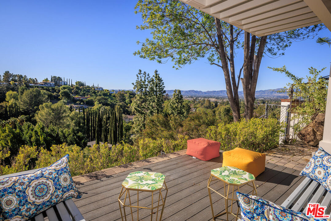 17108 Oak View Dr