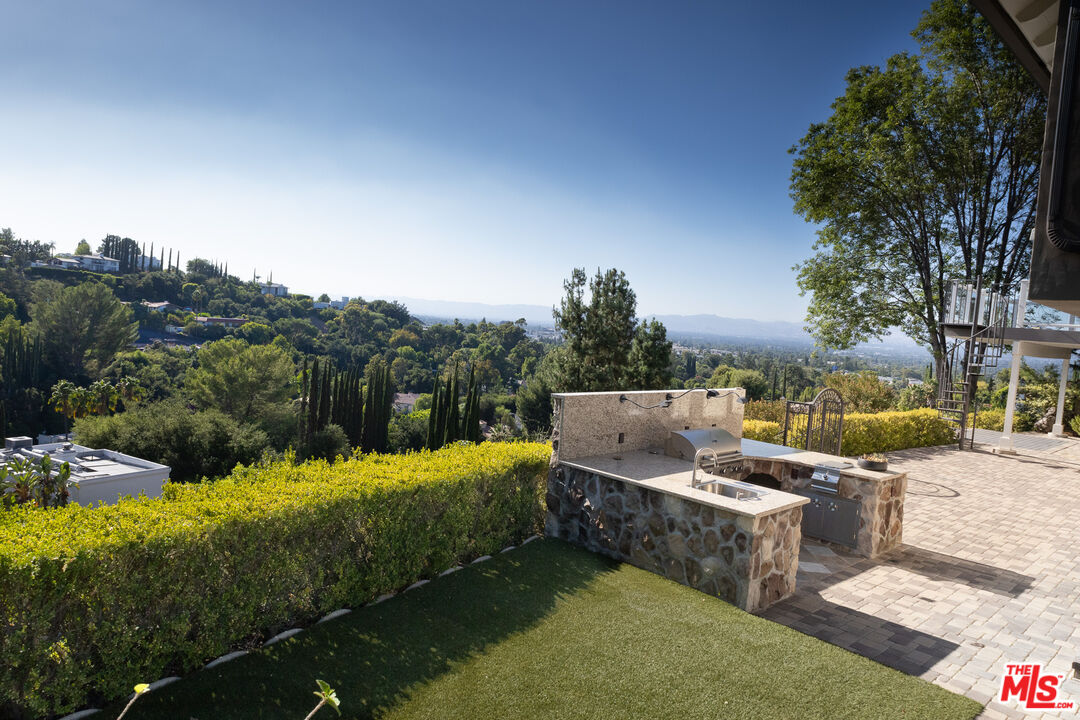 17108 Oak View Dr