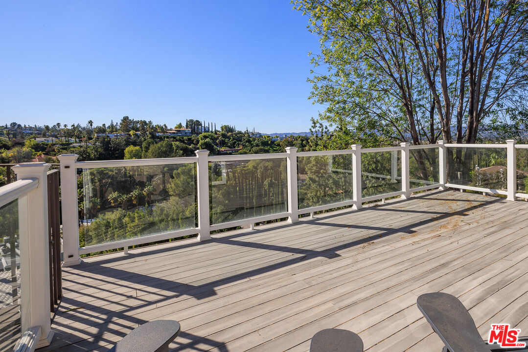 17108 Oak View Dr