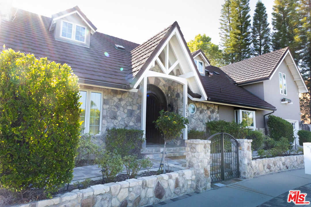 17108 Oak View Dr