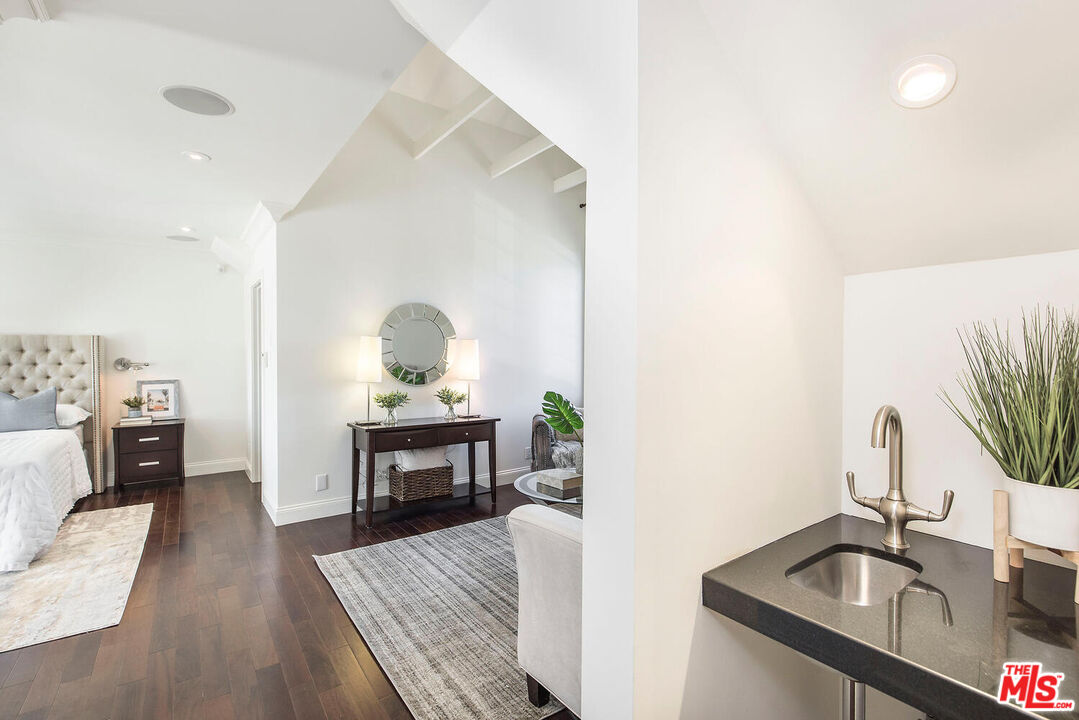 17108 Oak View Dr