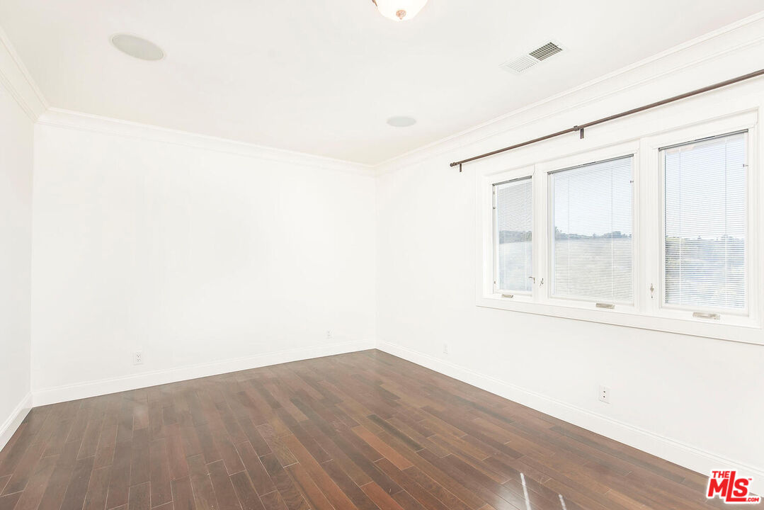 17108 Oak View Dr