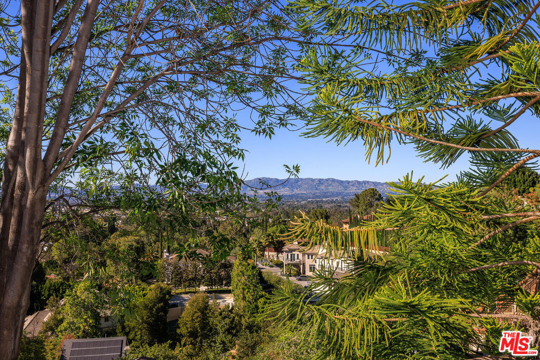 17108 Oak View Dr