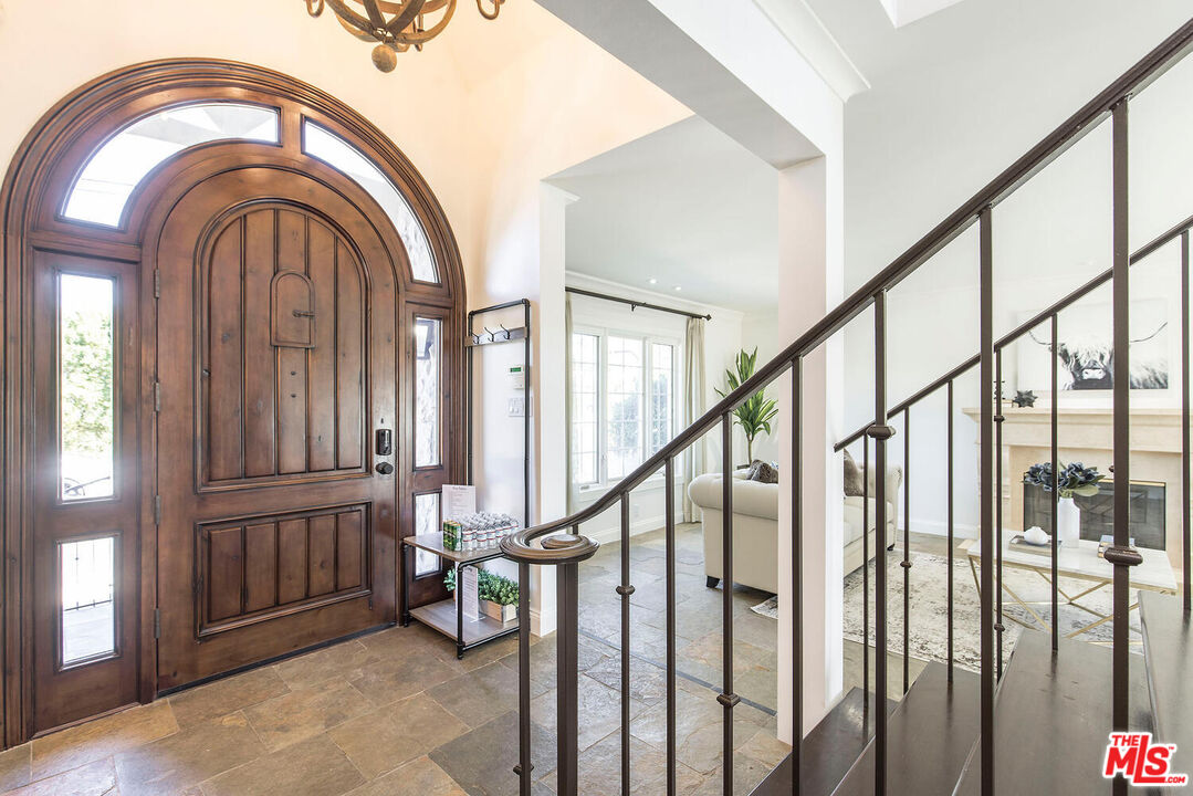 17108 Oak View Dr