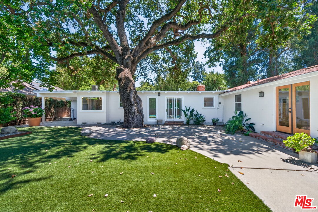 21309 Ibanez Ave
