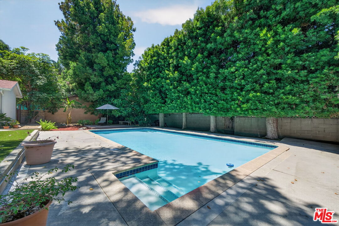 21309 Ibanez Ave