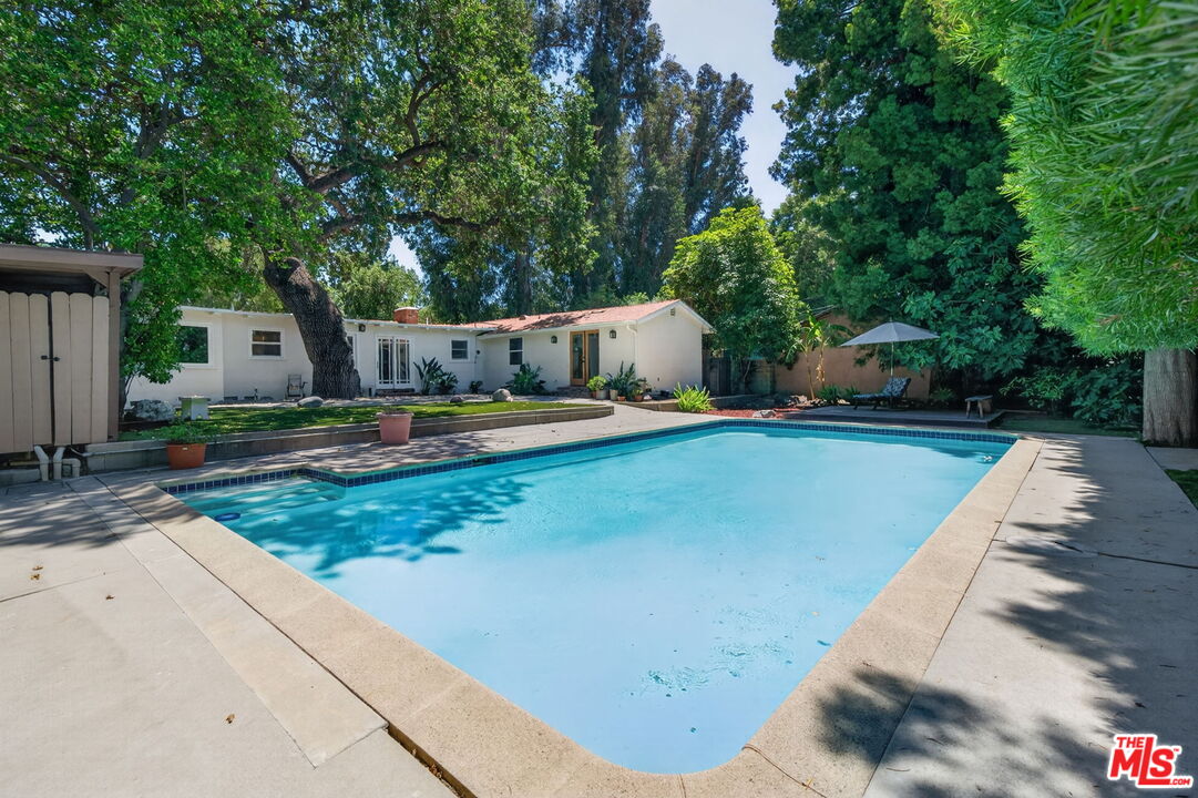 21309 Ibanez Ave
