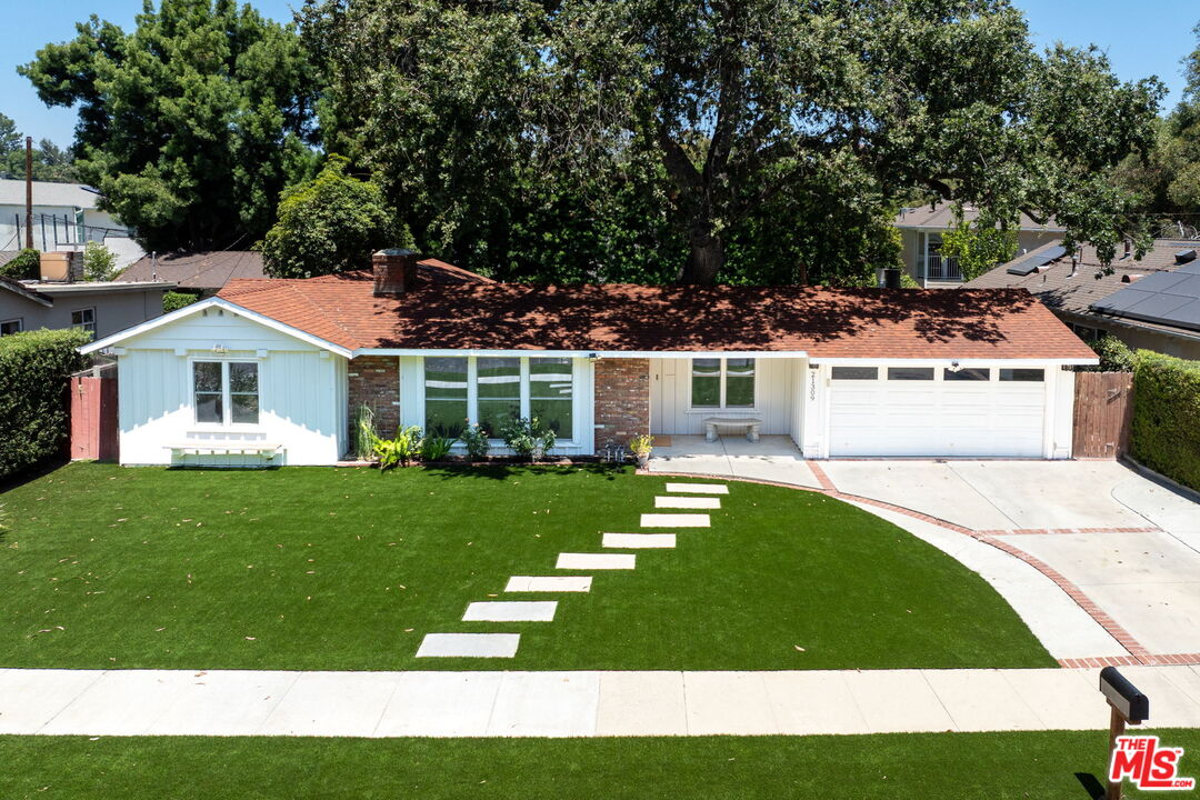 21309 Ibanez Ave