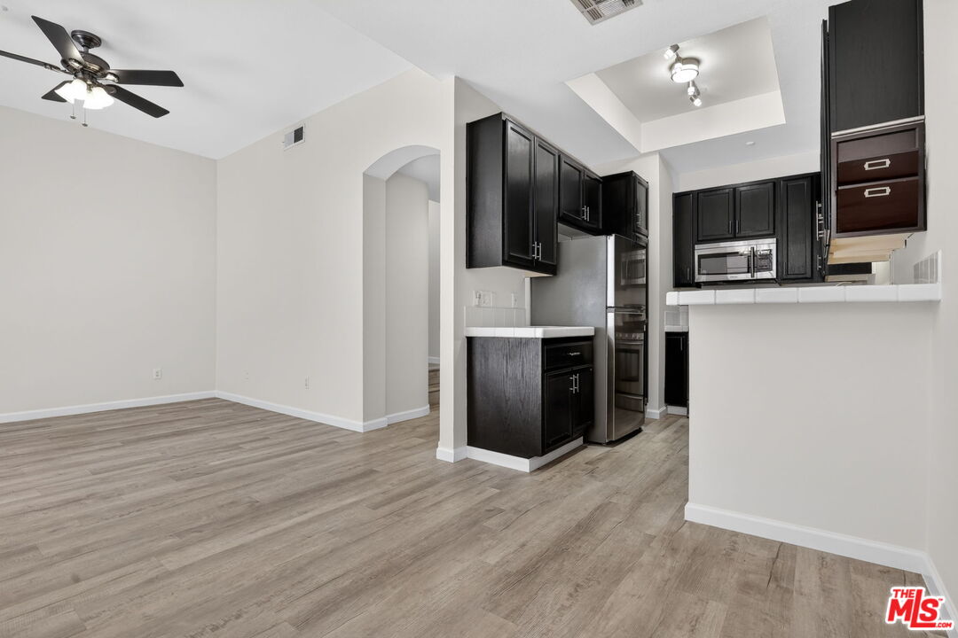 11112 La Maida St Unit: 14