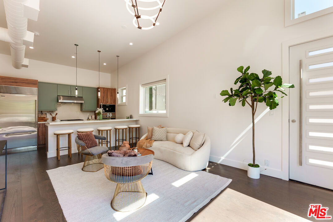 443 W Avenue 37