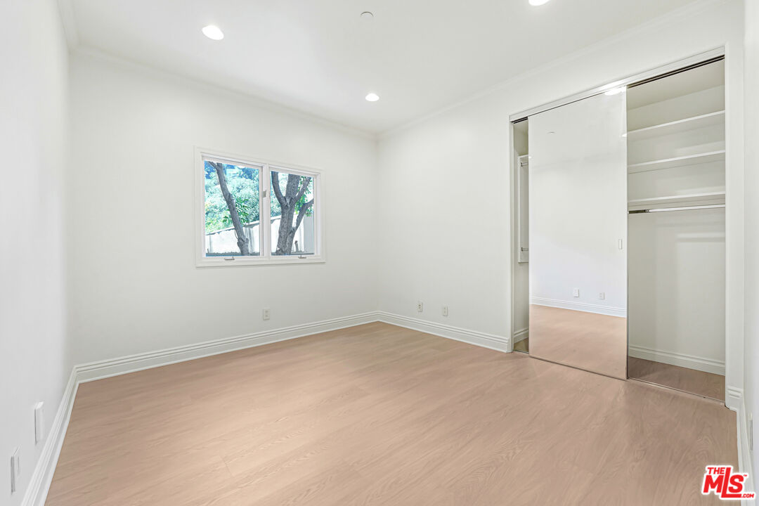 4156 Sunswept Dr