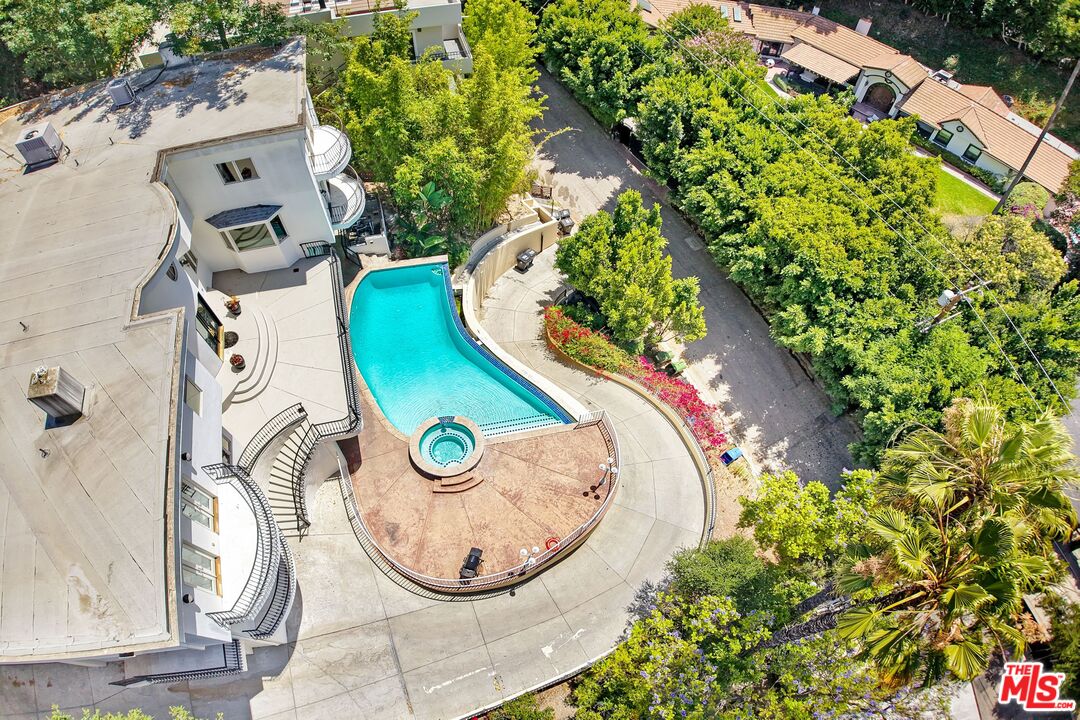 4156 Sunswept Dr