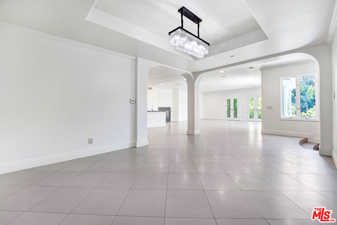 4156 Sunswept Dr