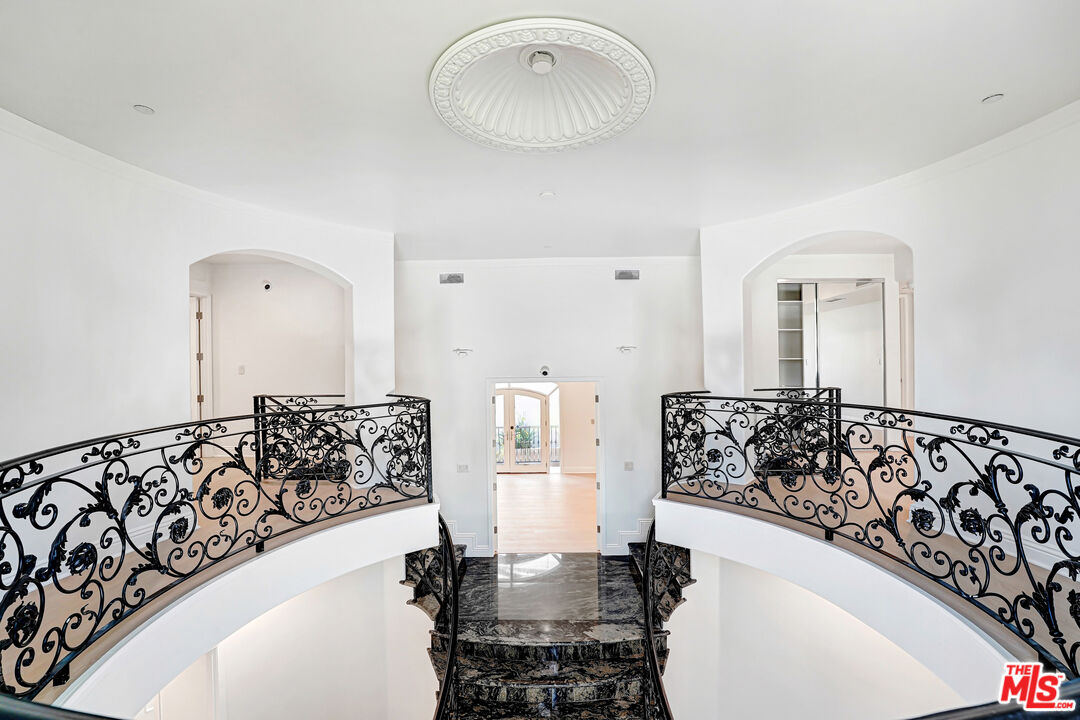 4156 Sunswept Dr