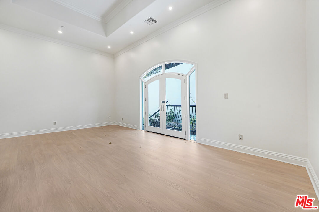 4156 Sunswept Dr