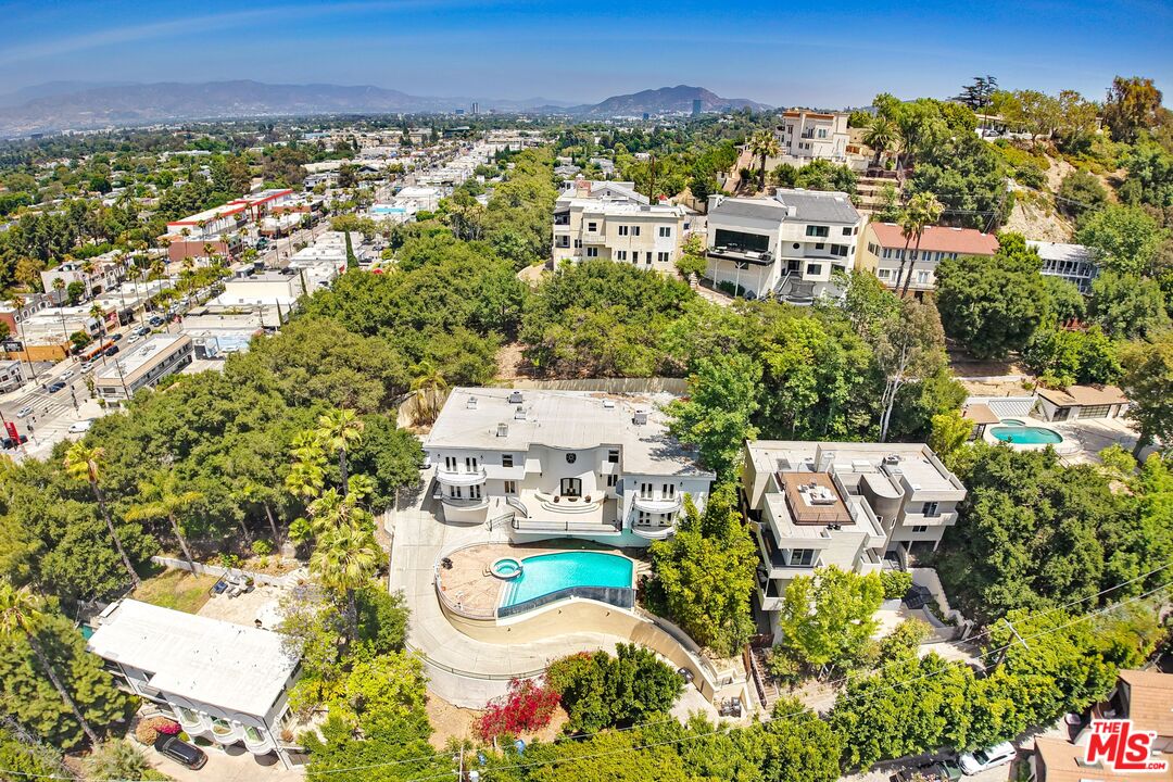 4156 Sunswept Dr