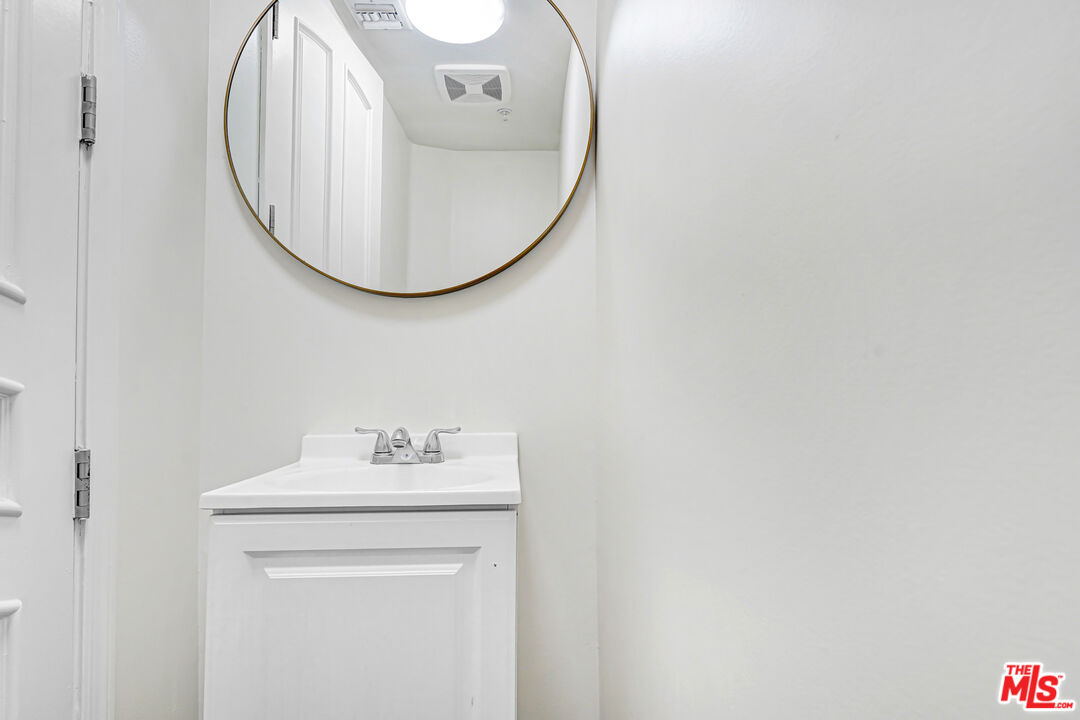 4156 Sunswept Dr