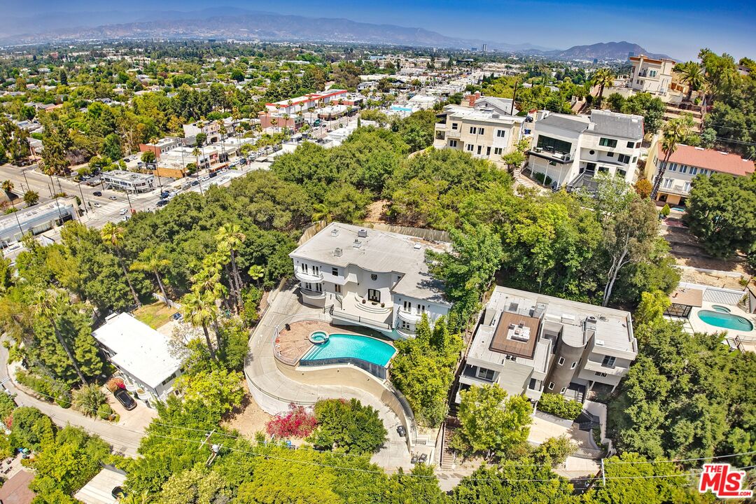 4156 Sunswept Dr
