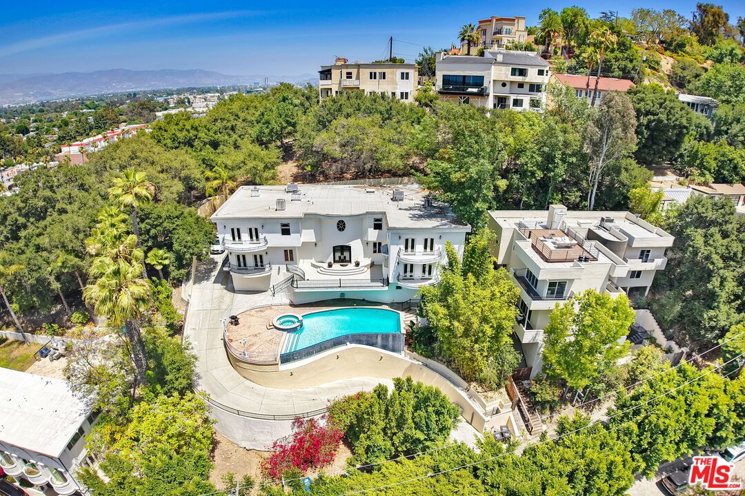 4156 Sunswept Dr