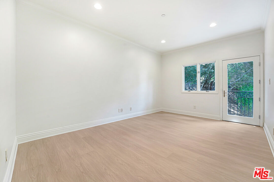4156 Sunswept Dr