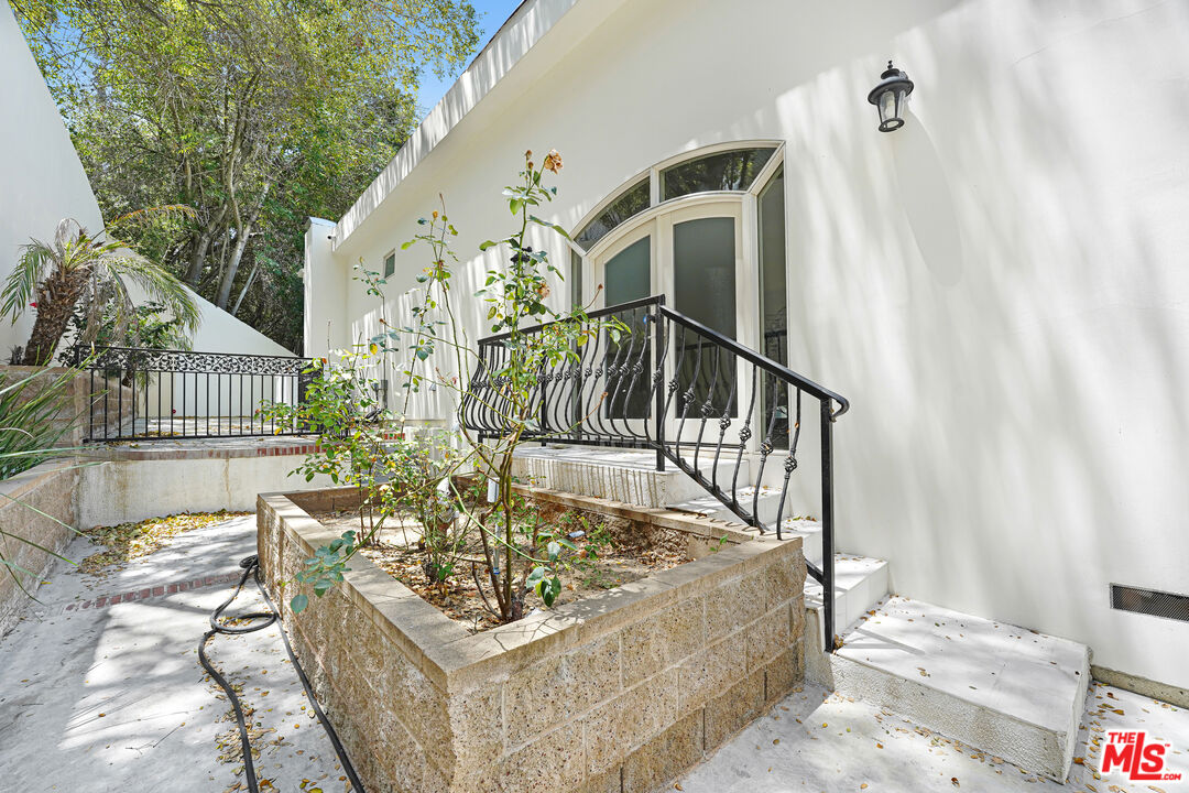 4156 Sunswept Dr