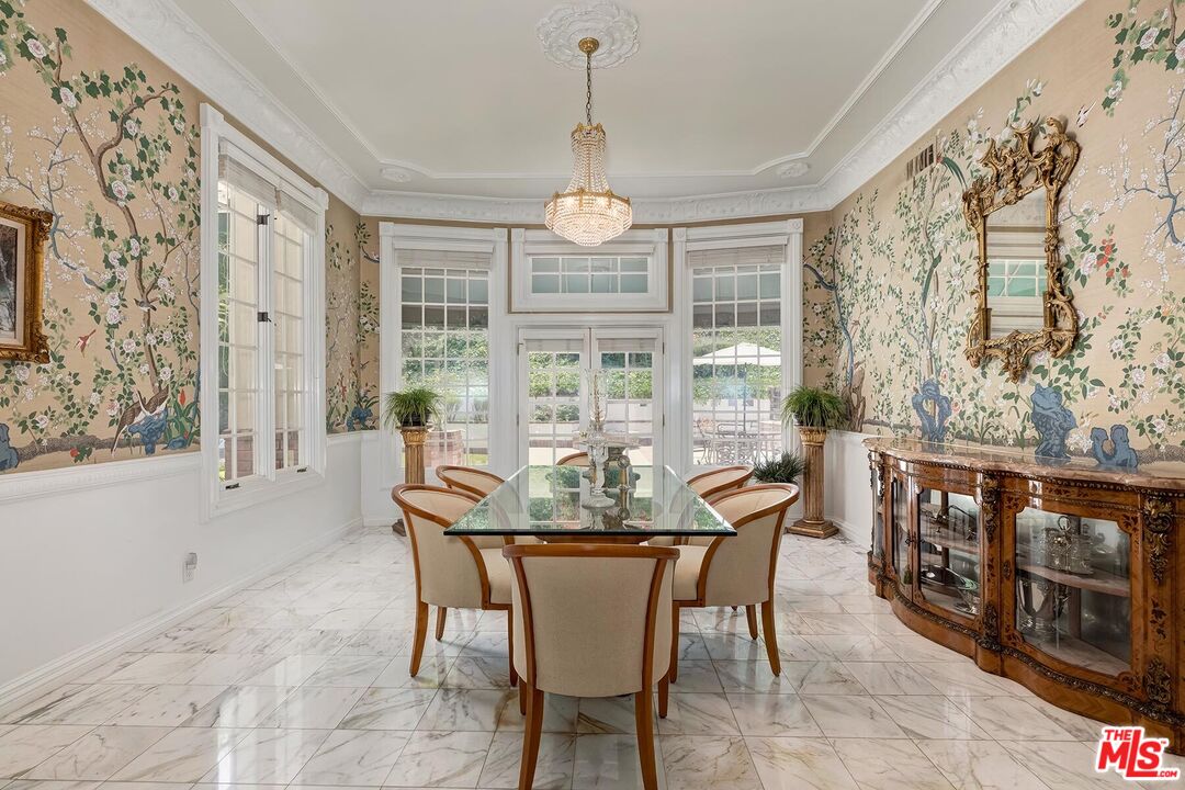 1255 Benedict Canyon Dr