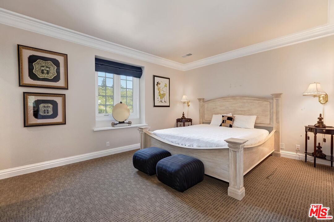 1255 Benedict Canyon Dr
