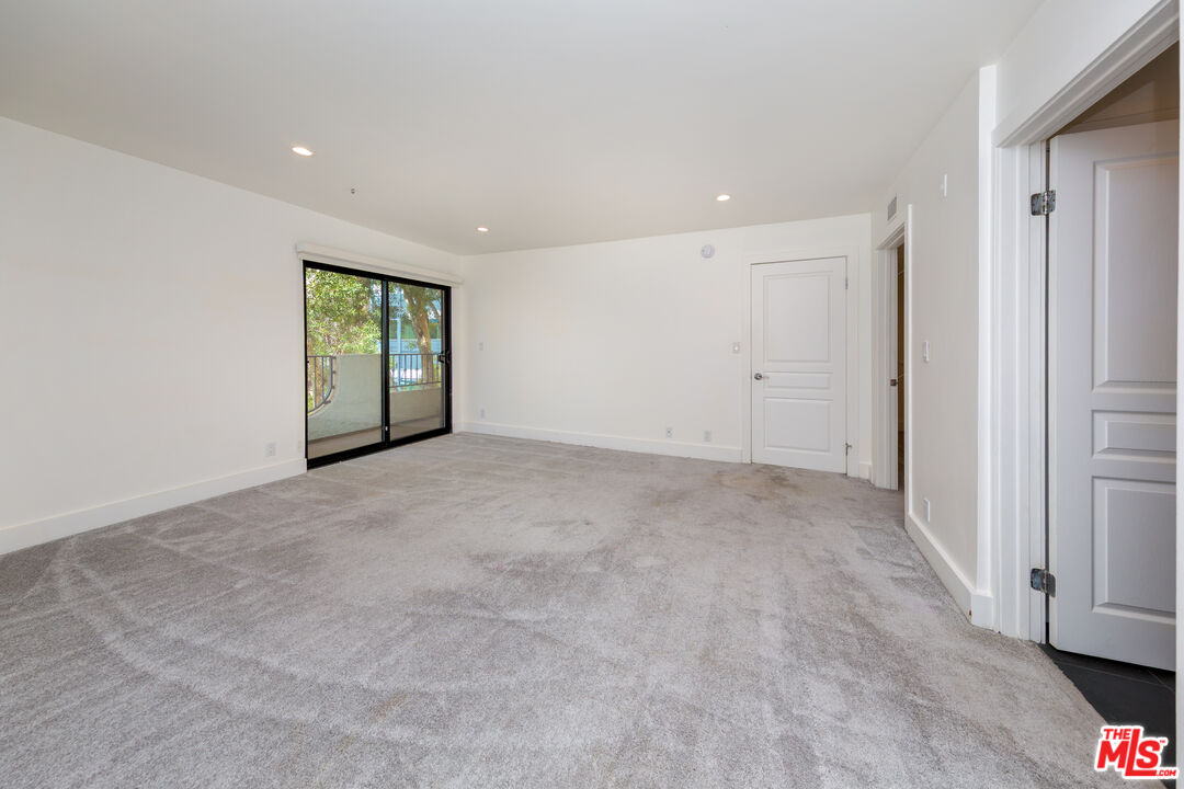 1633 S Bentley Ave Unit: 203