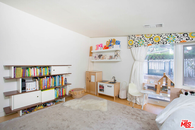 7561 LOLINA LN