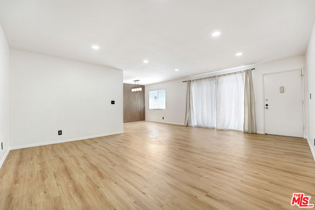 1044 9th St Unit: 3