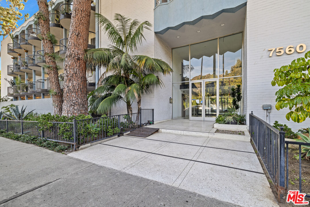 7560 Hollywood Blvd Unit: 109
