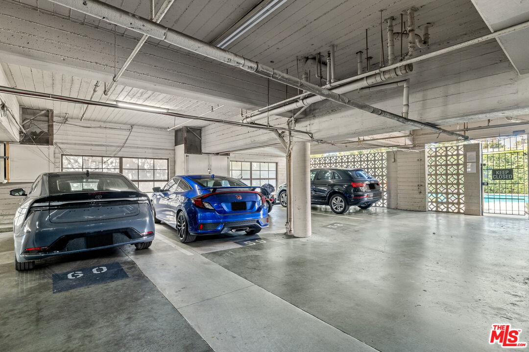 7560 Hollywood Blvd Unit: 109