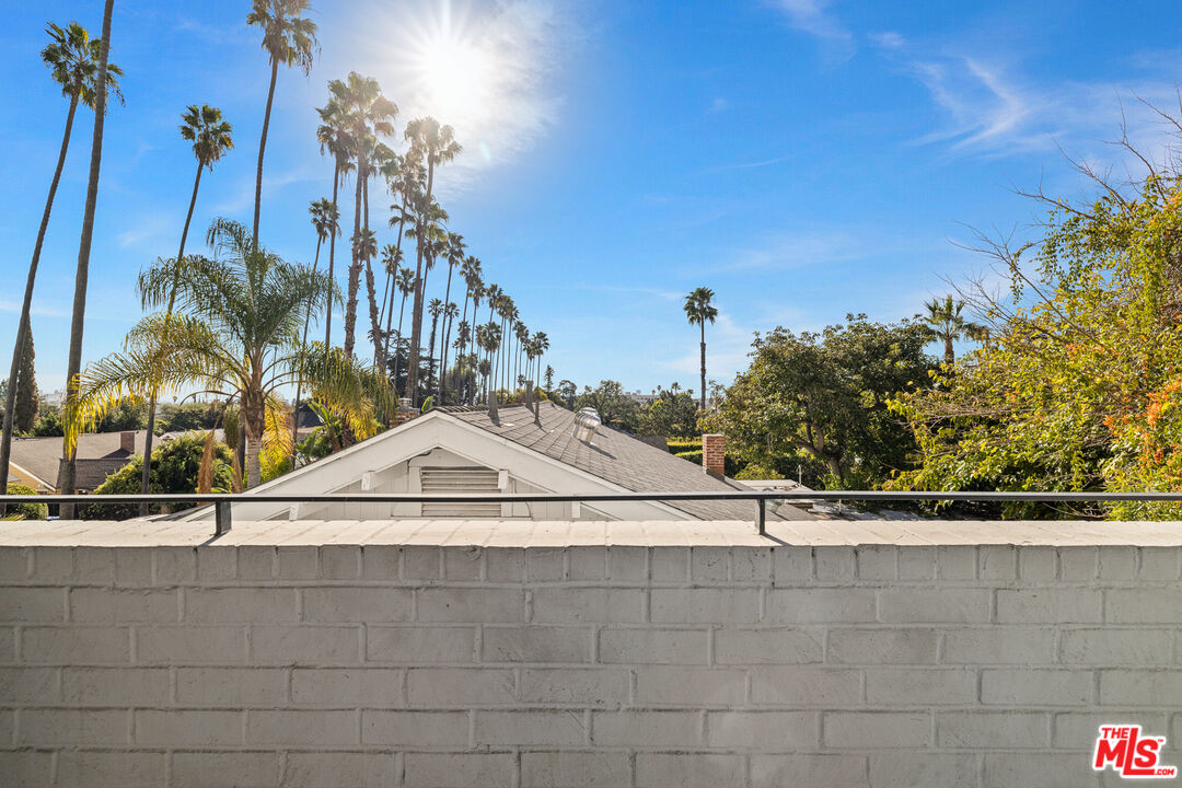7560 Hollywood Blvd Unit: 109