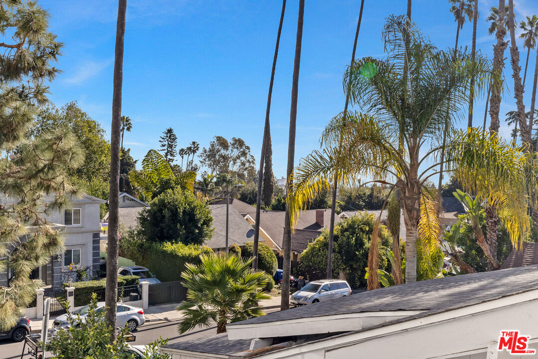 7560 Hollywood Blvd Unit: 109