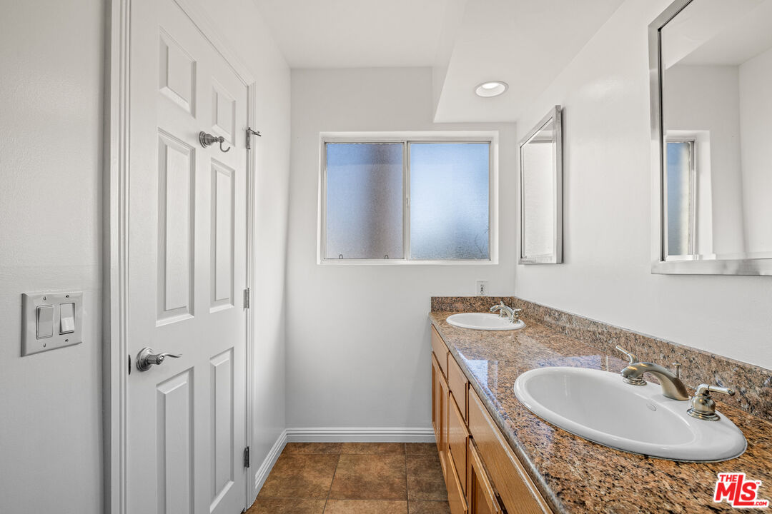 7560 Hollywood Blvd Unit: 109