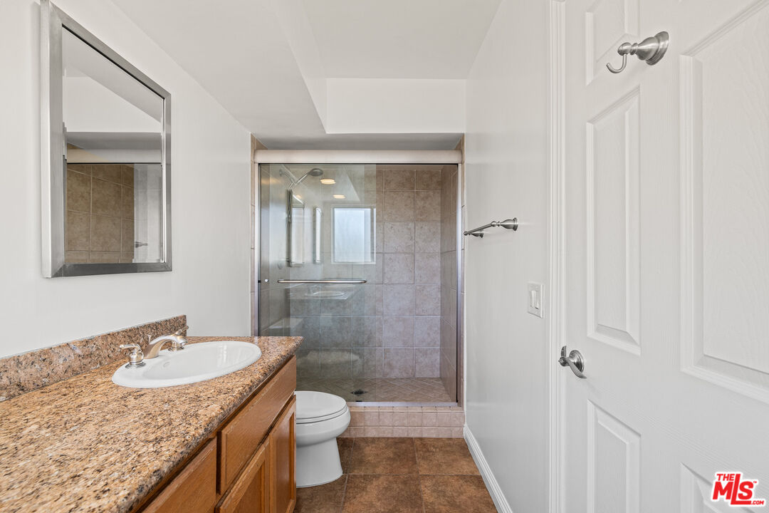 7560 Hollywood Blvd Unit: 109