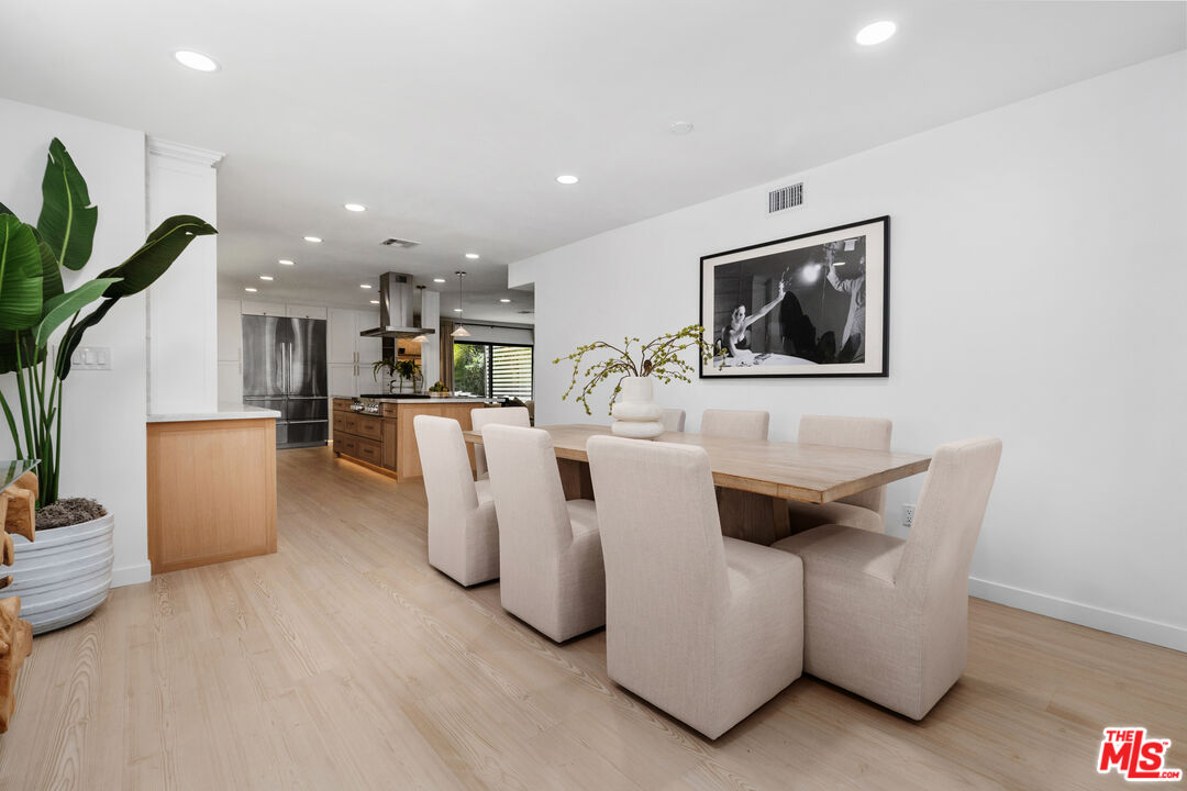 916 Santiago Ave
