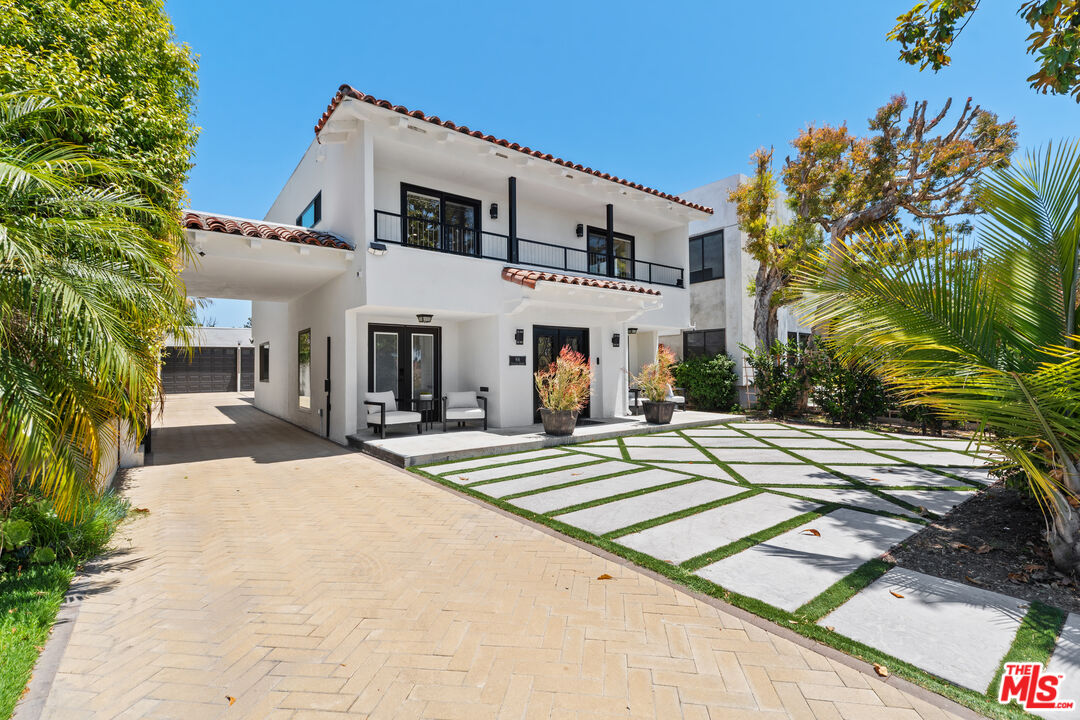 916 Santiago Ave